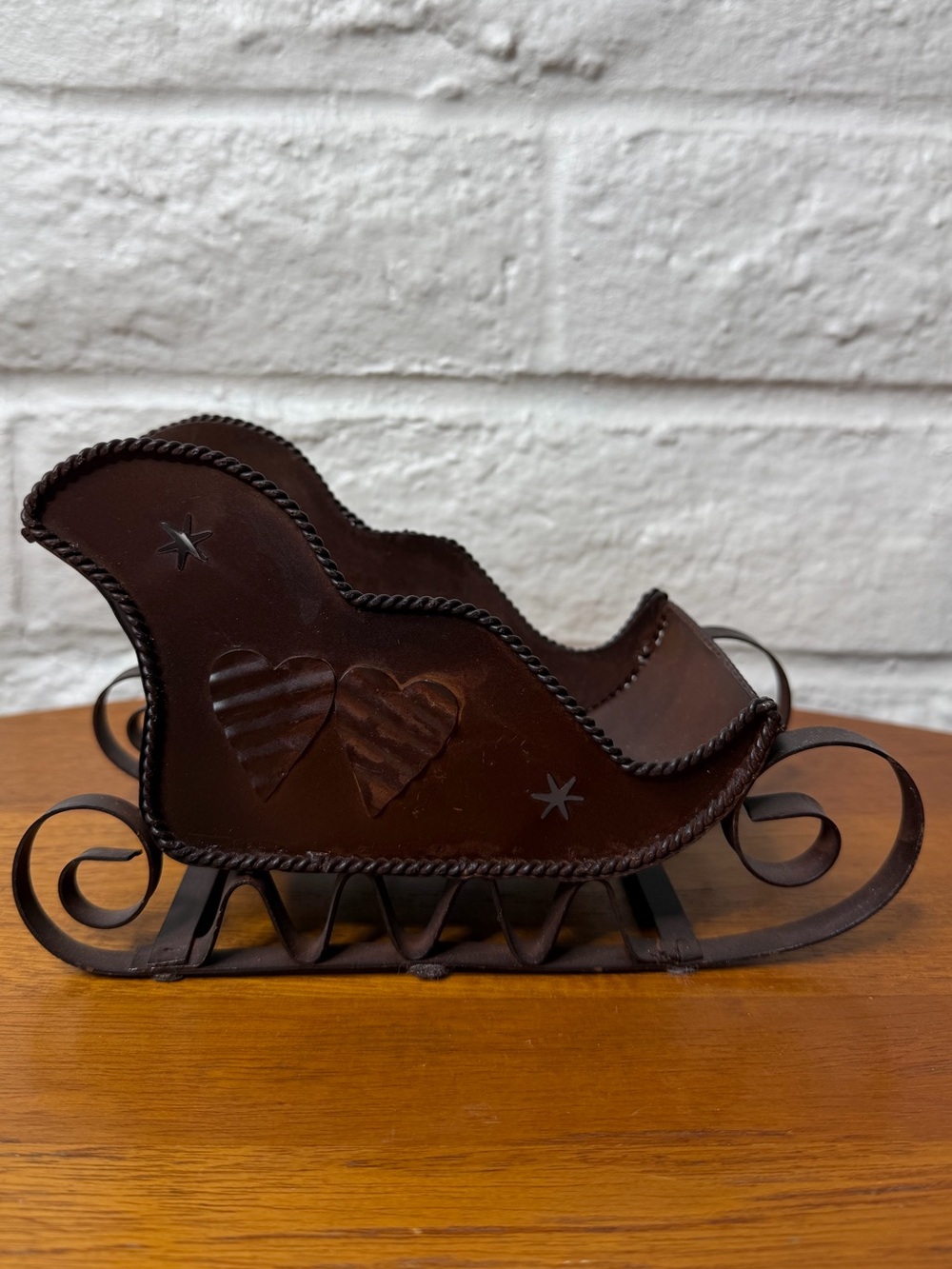 Vintage tabletop Rustic Metal Holiday Sleigh Décor Heart Primitive